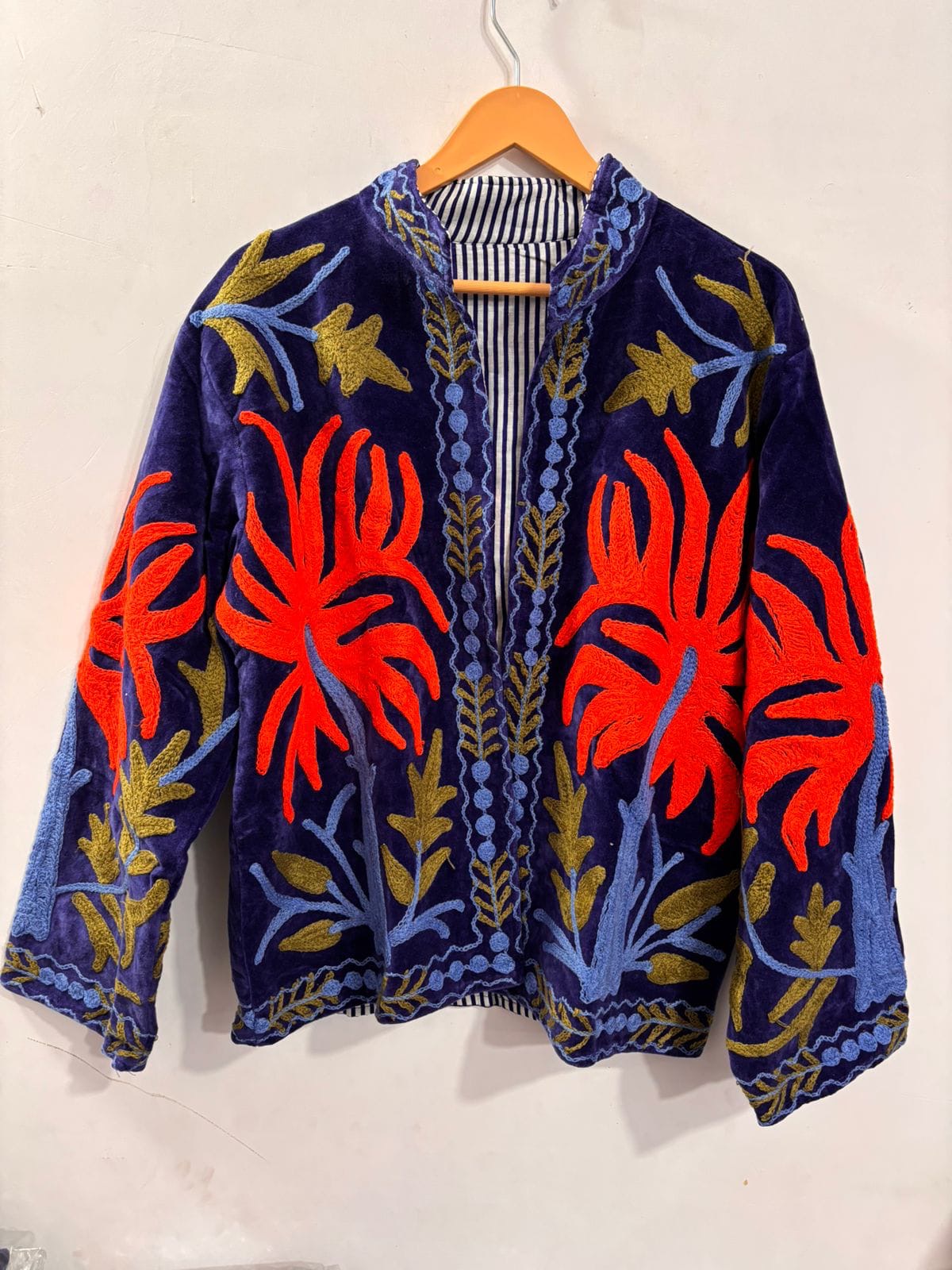 Saco algodón bordado azul