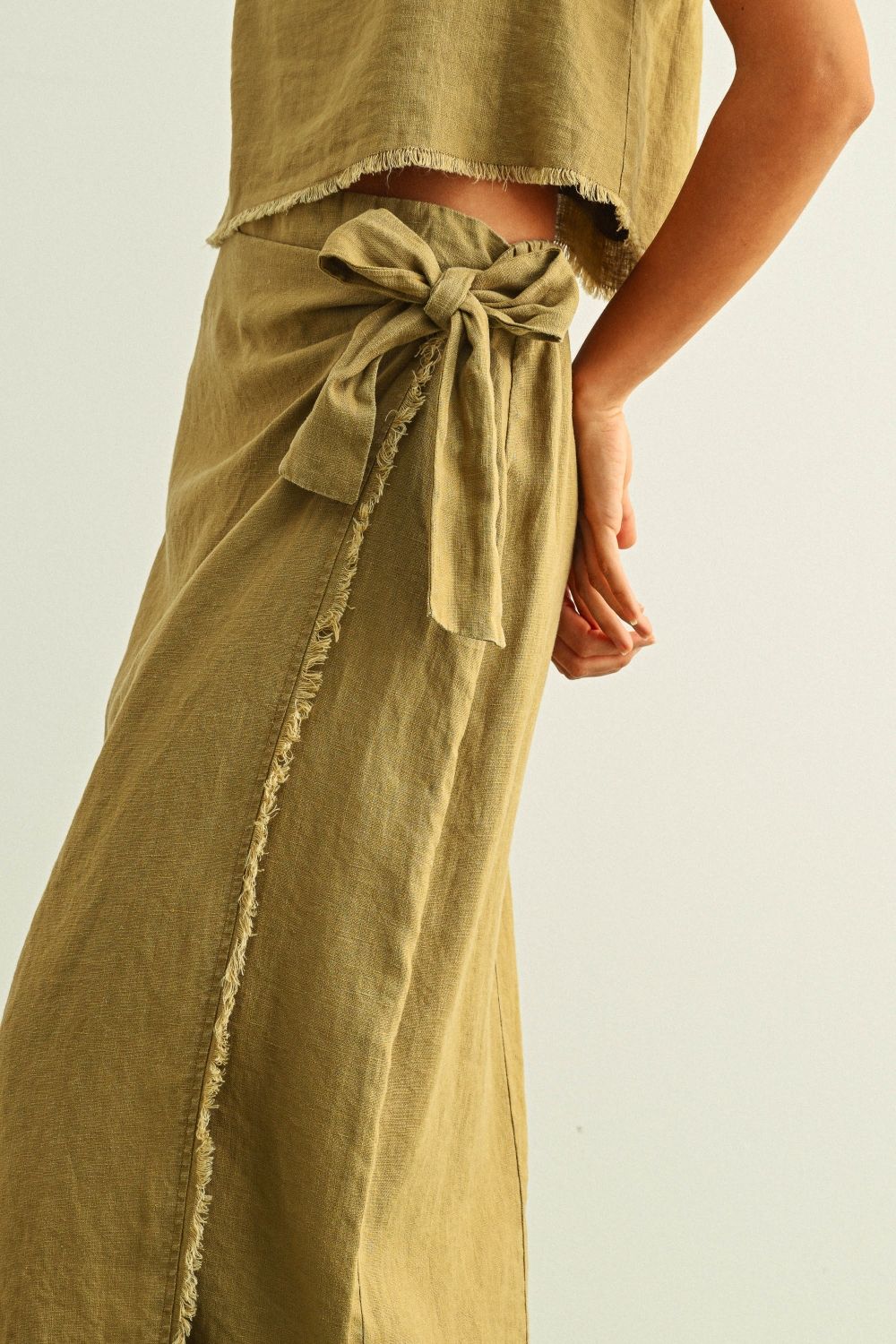Falda lino oliva