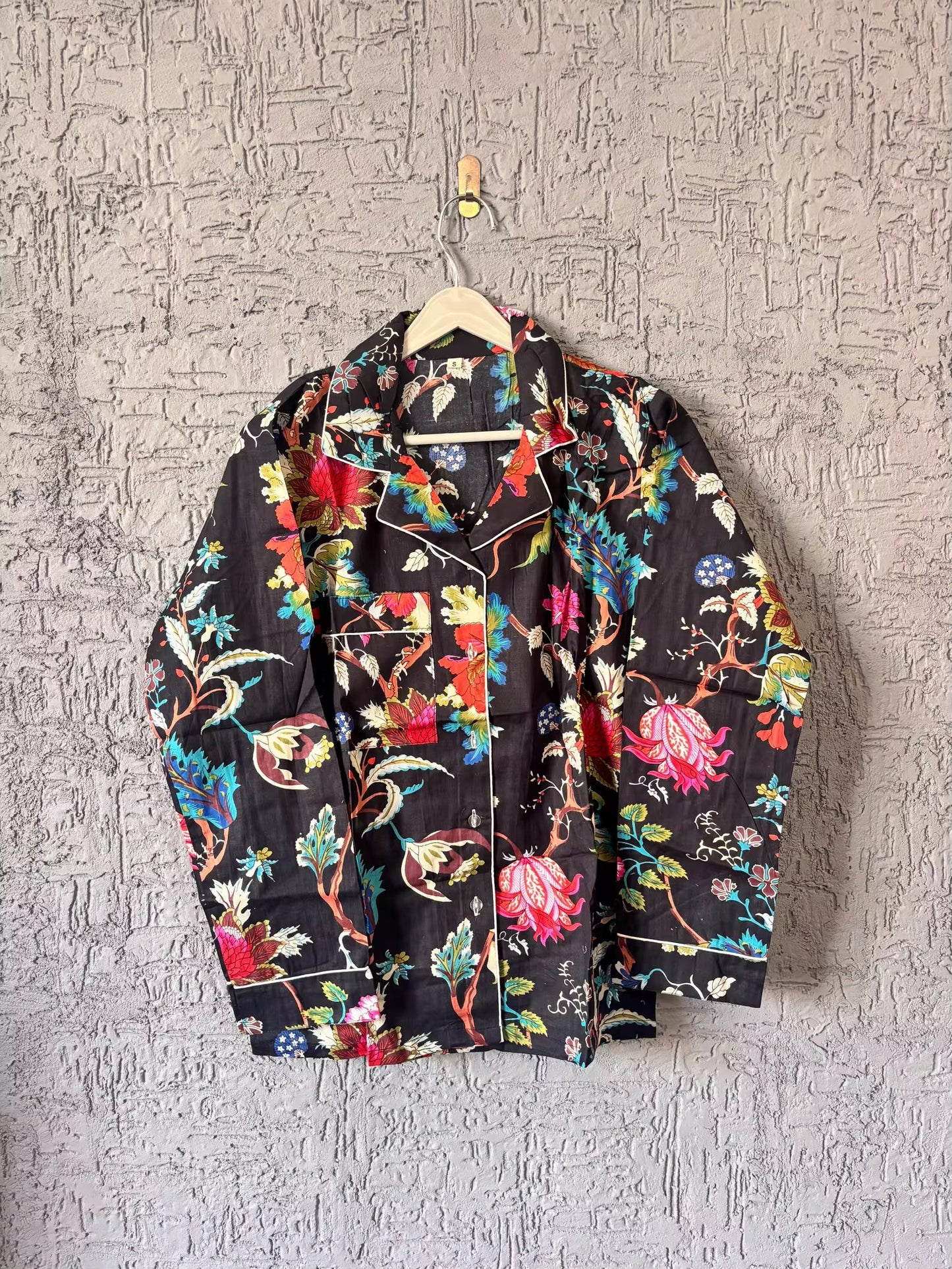 Pijama tigres y flores negro