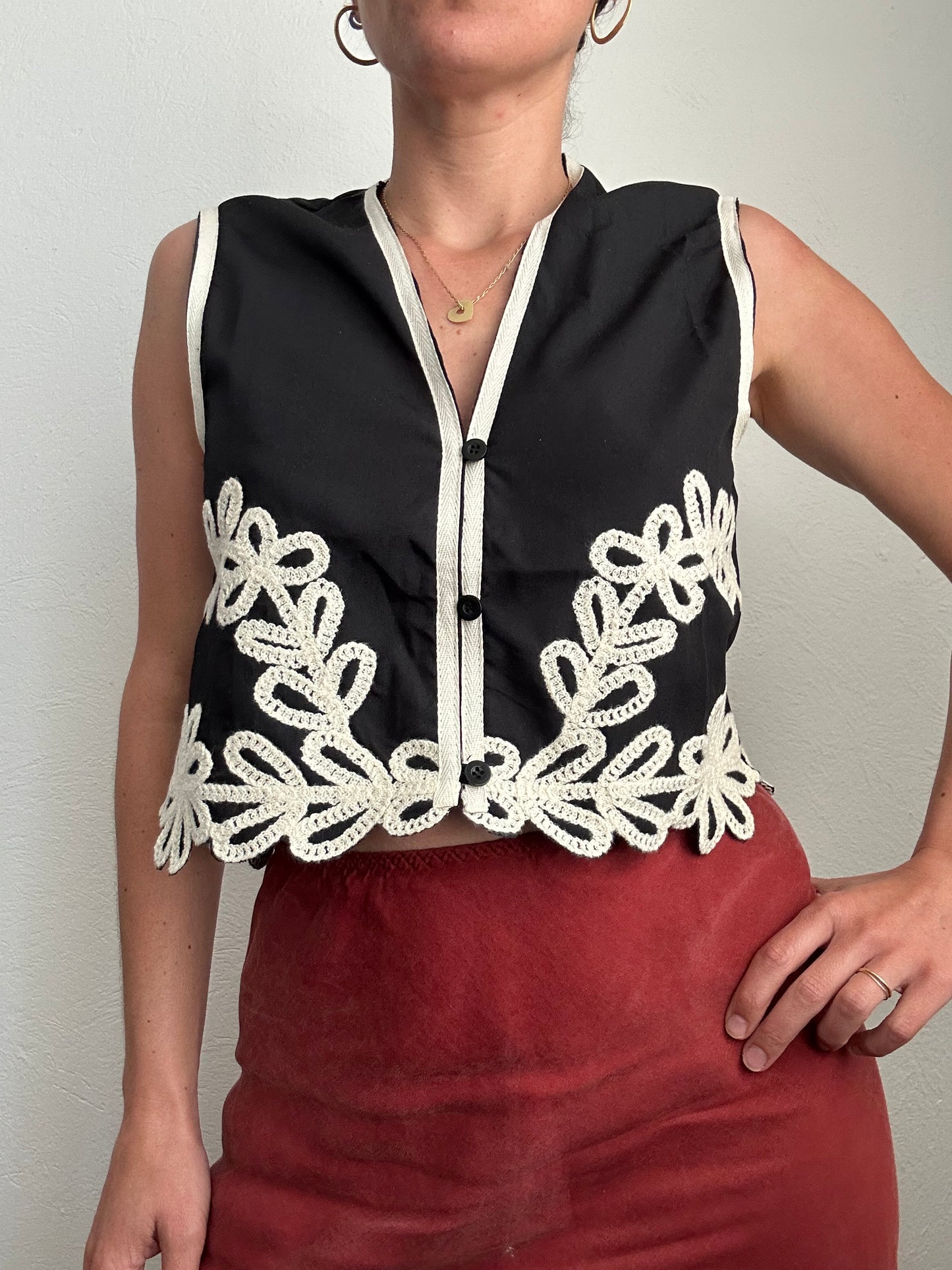 Conjunto bordado (se vende por separado)