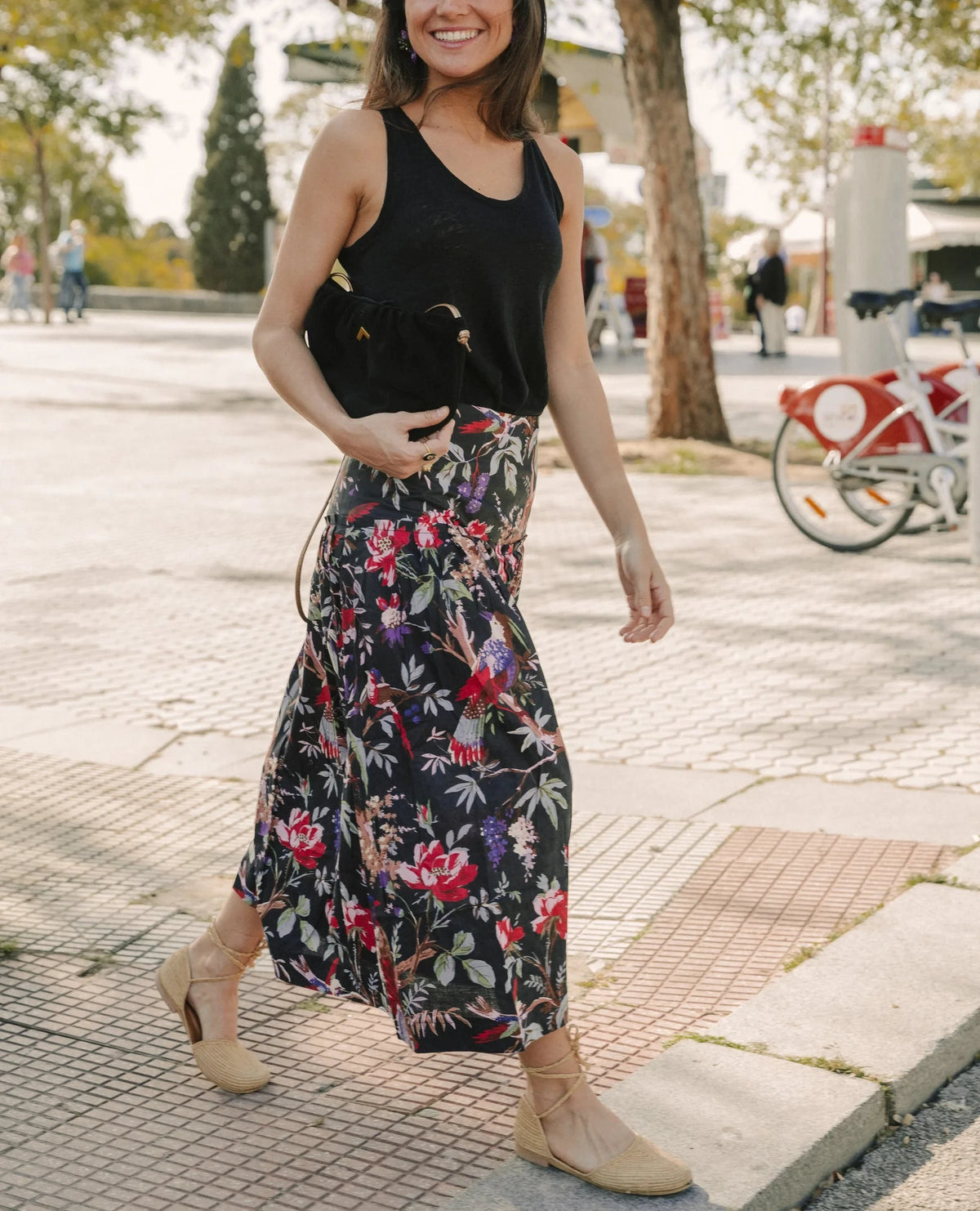 Falda negra pájaros