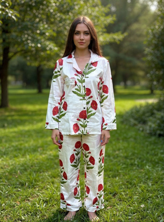 Pijama flores rojas