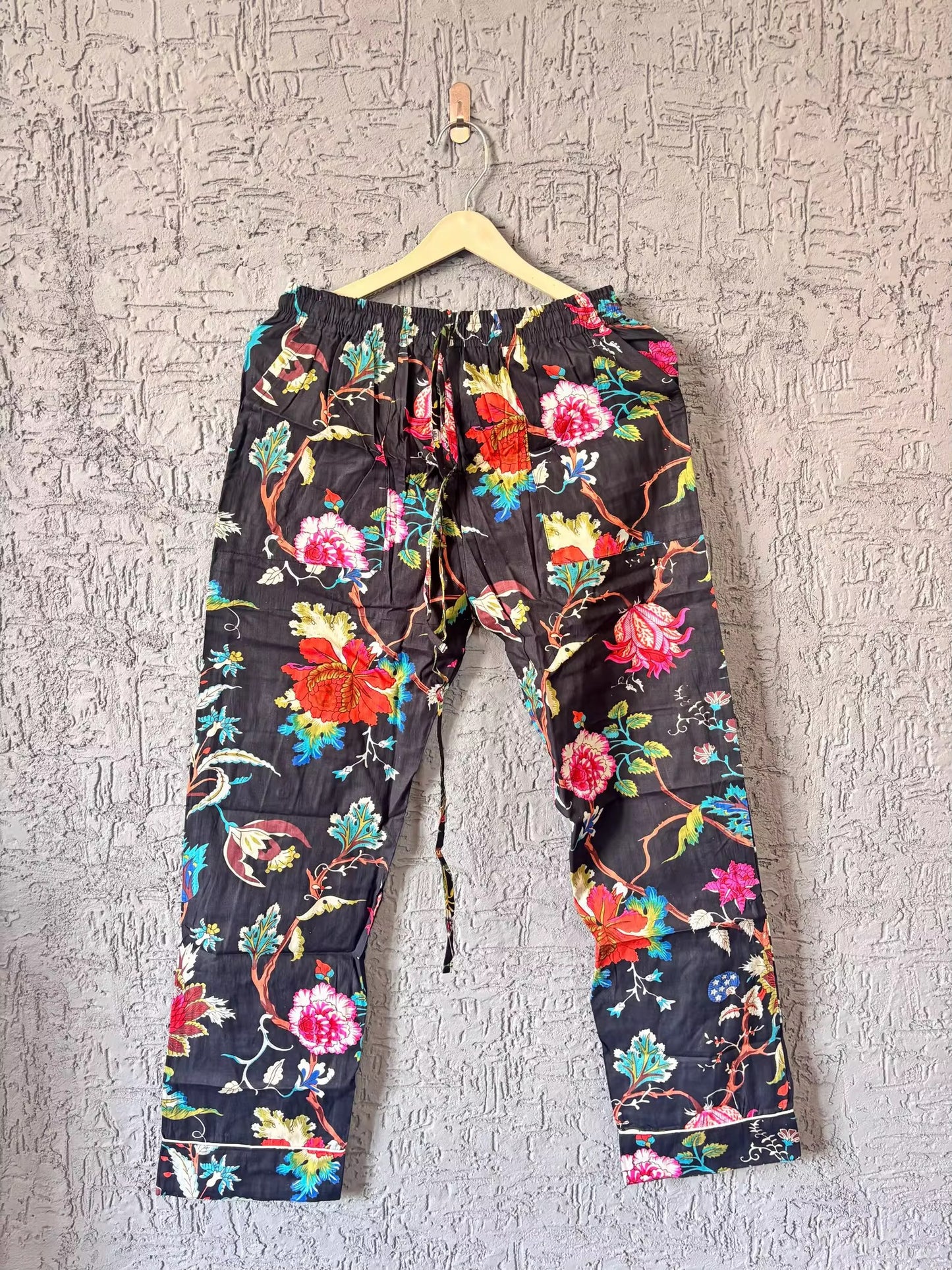 Pijama tigres y flores negro