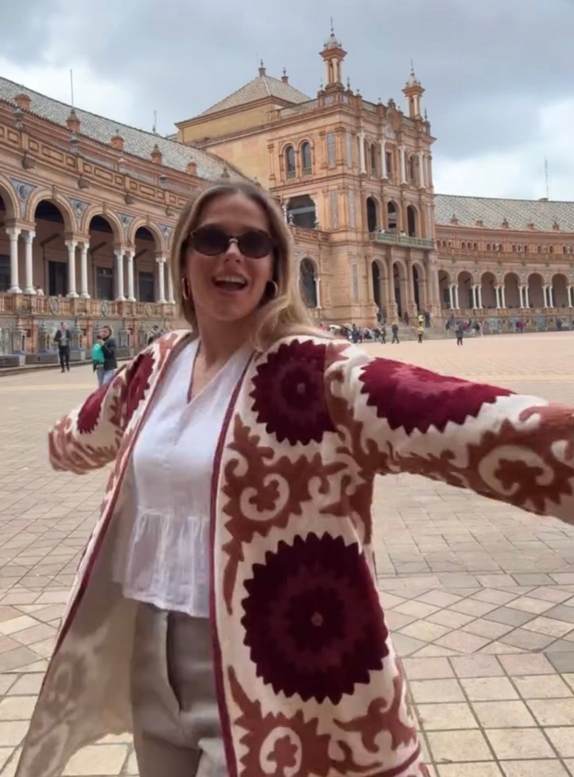 Saco bordado blanco&vino