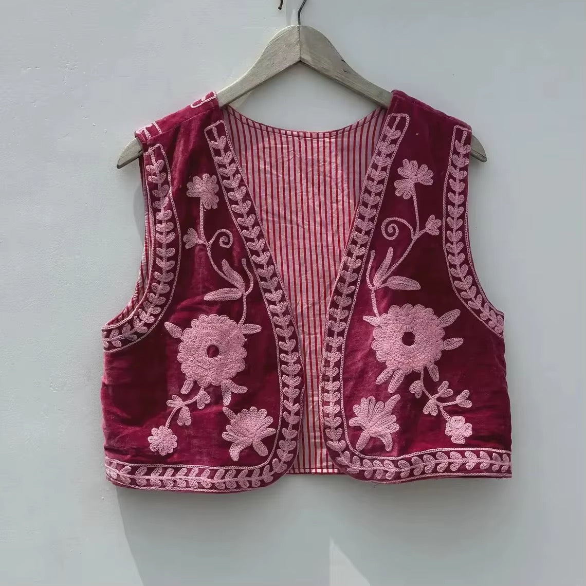 Chaleco terciopelo con bordados