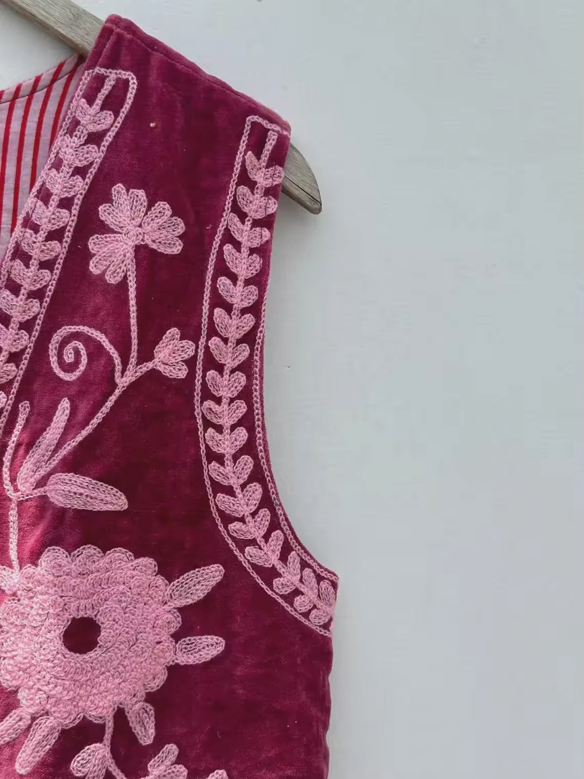 Chaleco terciopelo con bordados