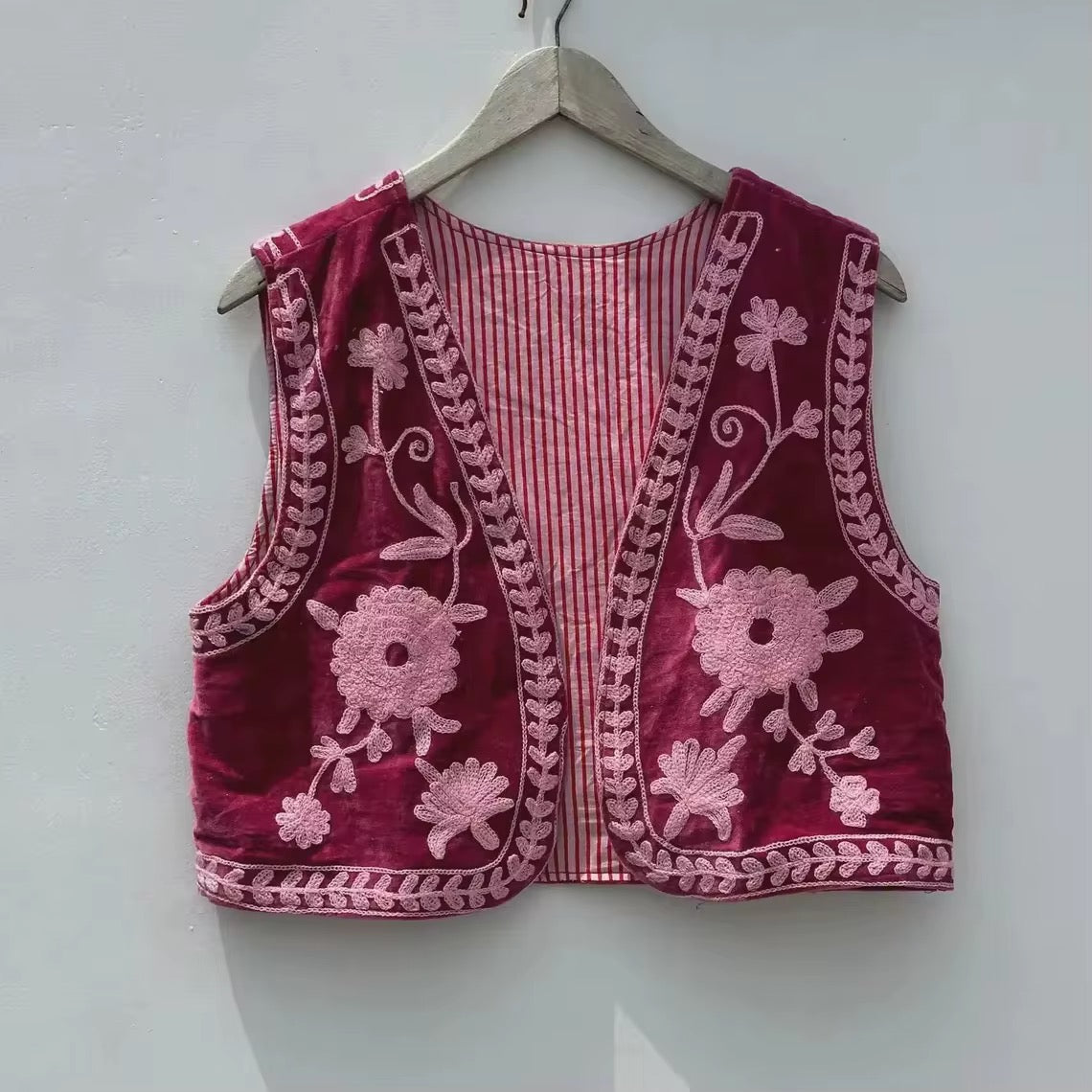 Chaleco terciopelo con bordados