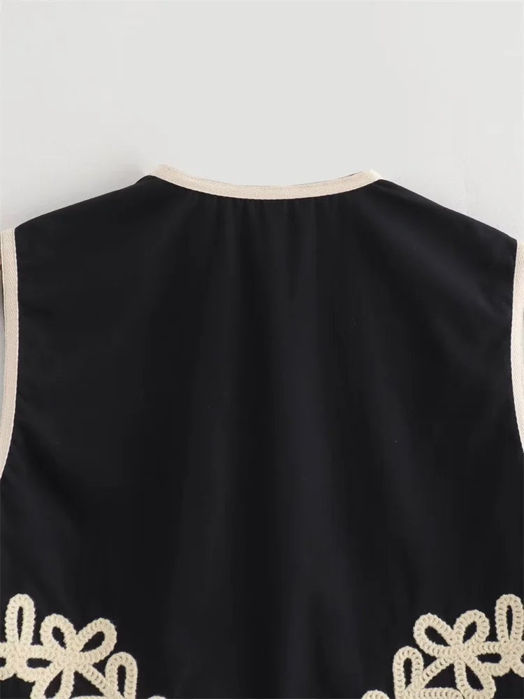 Conjunto bordado (se vende por separado)